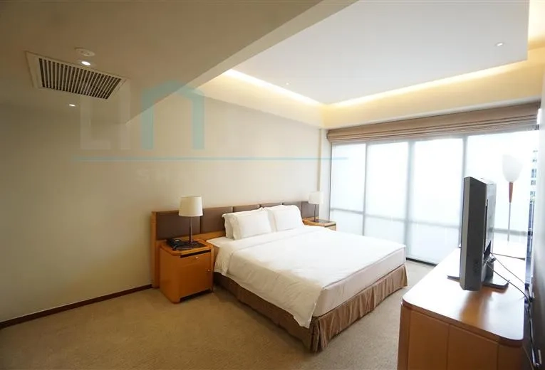 Rm 2902 Wing E Shanghai Center(11)