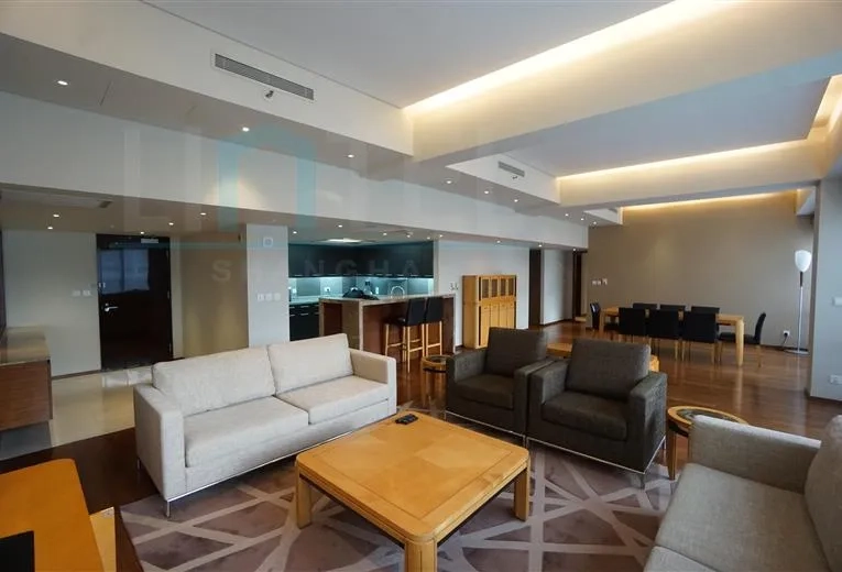 Rm 2902 Wing E Shanghai Center(4)
