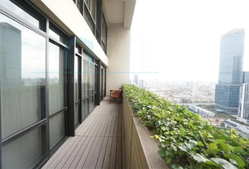 Rm 2902 Wing E Shanghai Center(6)