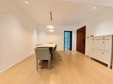 Rm 2B No 10 Yanlord Garden I & II(3)