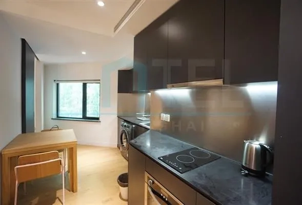 Rm 2E No 708 Huashan Road(4)