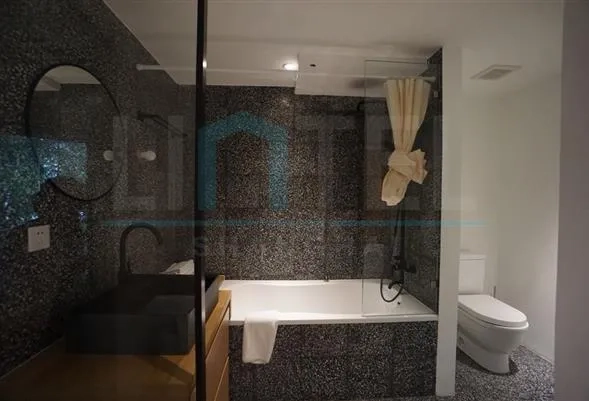 Rm 2E No 708 Huashan Road(6)