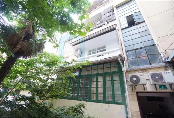 Rm 3 No 1 Lane 695 Jianguo West Road(11)