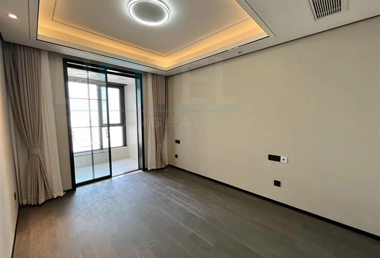 Rm 3001 No 5 Shanghai Bay Phase II(7)
