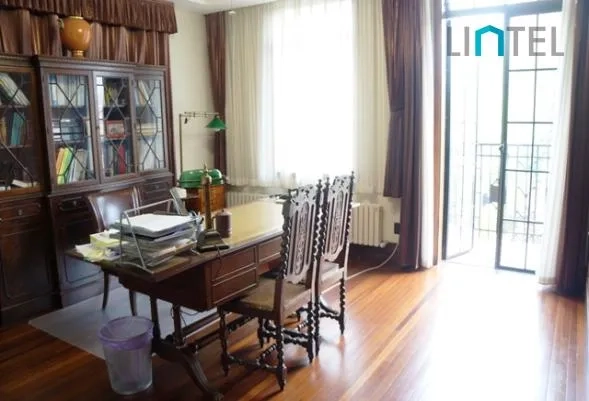 Rm 301 No 2068 Huaihai middle Road(8)