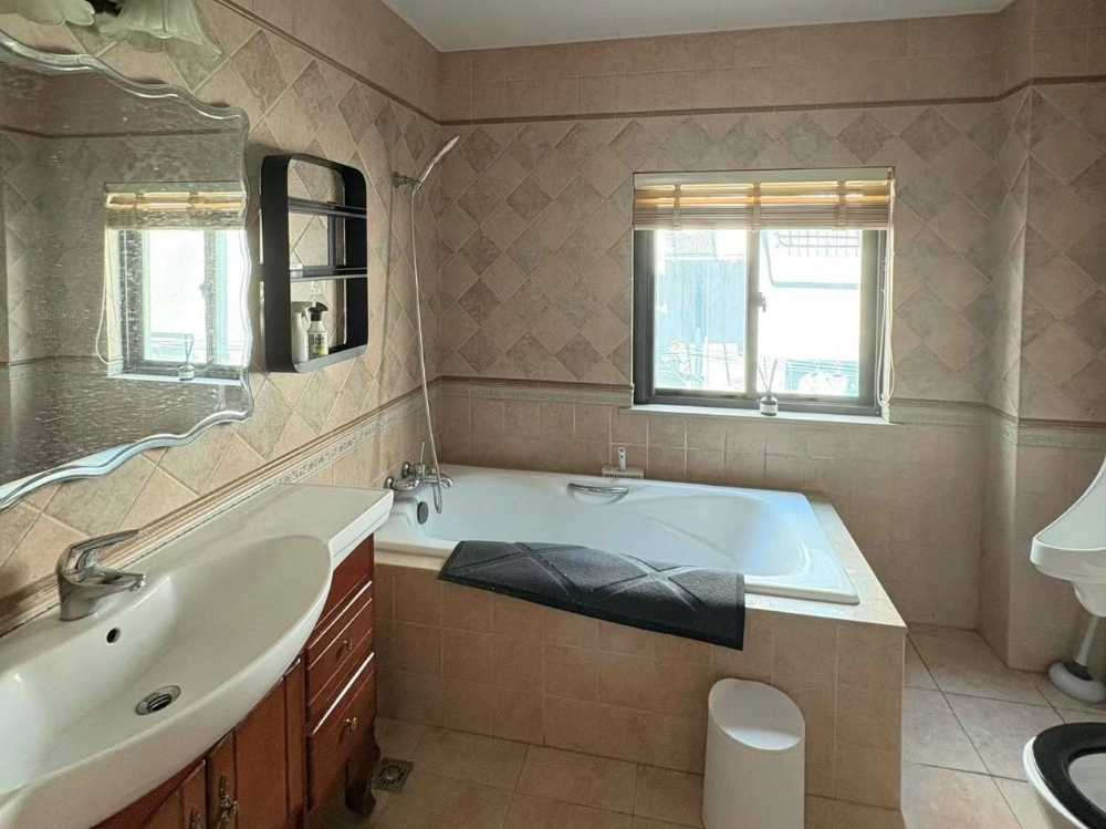 Rm 301 No 3 Lane 613 Changle Road(8)