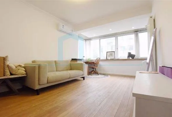 Rm 301 No 3 Lane 617 Jianguo west  Road