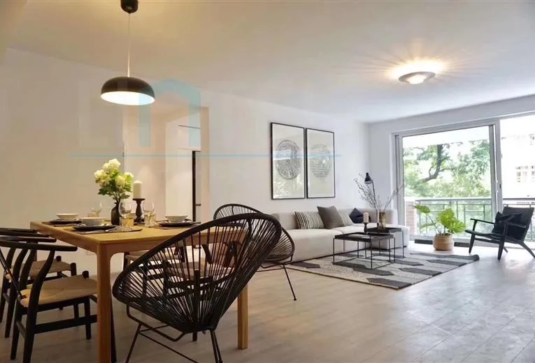 Rm 301 No 8 Art Apartment