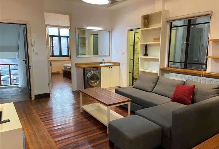 Rm 301 No C Lane 494 Huaihai middle Road