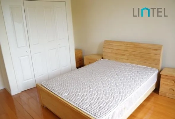 Rm 302 No 2 Green Court I(11)
