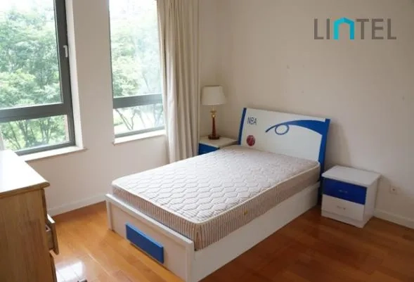 Rm 302 No 2 Green Court I(13)