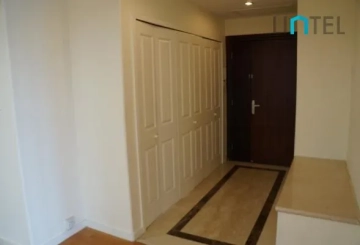 Rm 302 No 2 Green Court I(16)