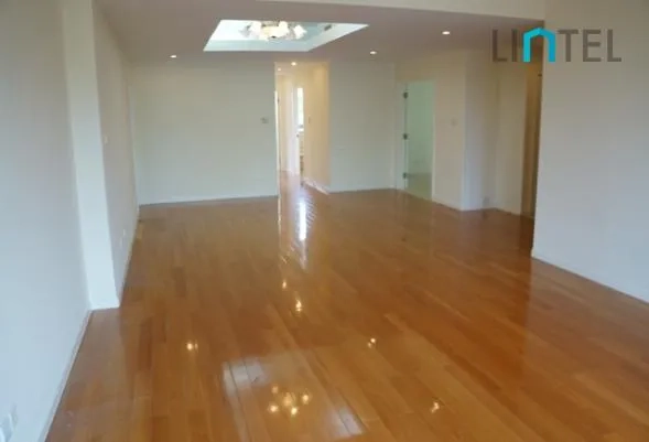 Rm 302 No 2 Green Court I(2)