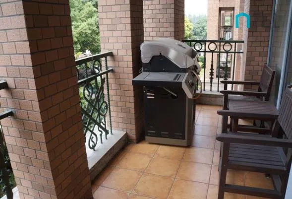 Rm 302 No 2 Green Court I(3)
