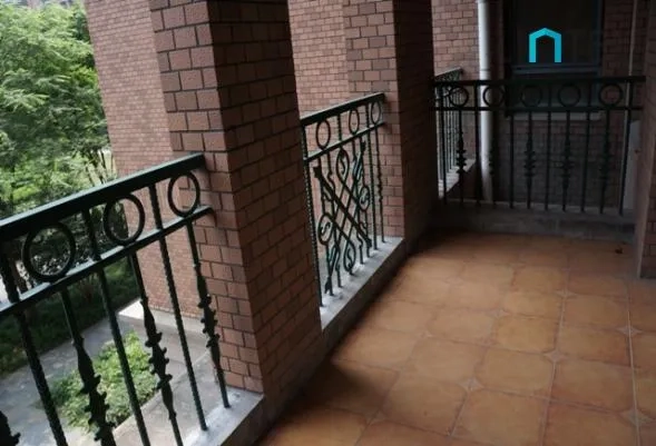 Rm 302 No 2 Green Court I(6)