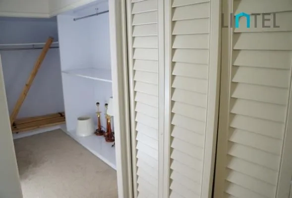 Rm 302 No 2 Green Court I(7)