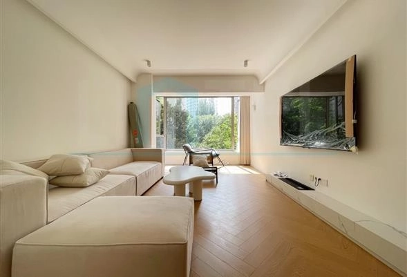 Rm 302 No 3 Eight Park Avenue
