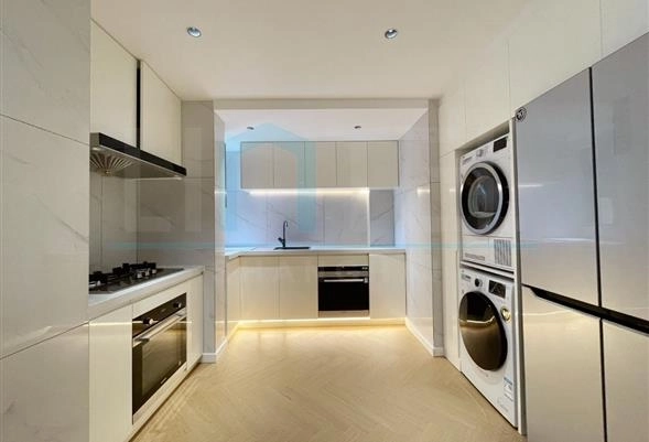 Rm 302 No 3 Eight Park Avenue(3)
