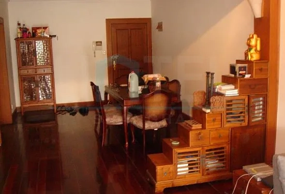 Rm 302 No 8 Art Apartment(2)