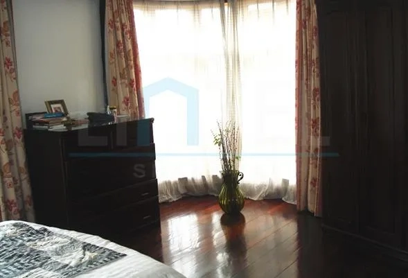 Rm 302 No 8 Art Apartment(5)