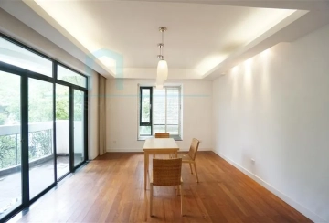Rm 302 No 8 Lane 1696 Huaihai middle Road(4)