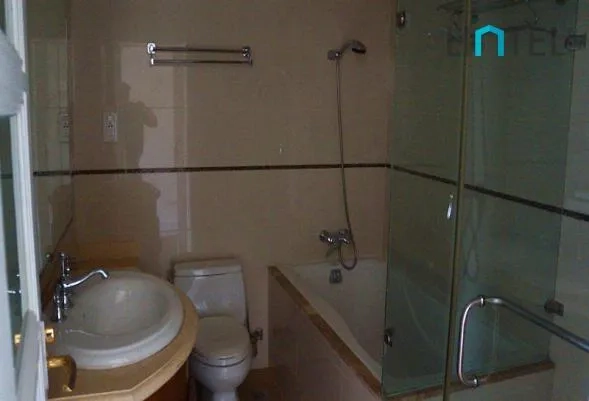 Rm 302 No 9 Tomson Garden(7)