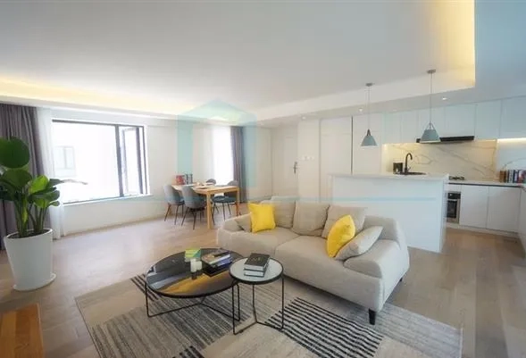 Rm 303 No N Fontaine Bleau