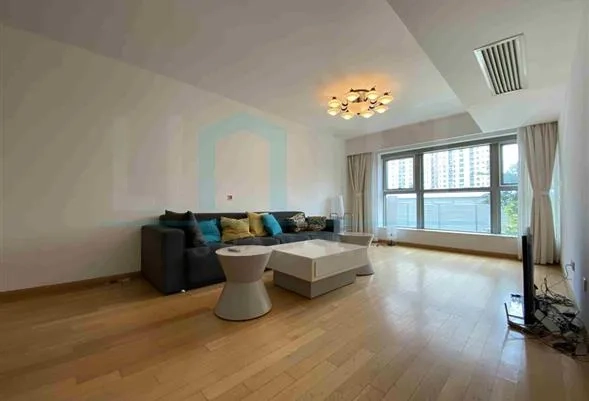 Rm 304 No 6 Eight Park Avenue