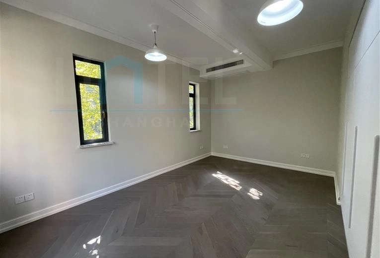 Rm 306 No 1 Lane 622 Huaihai middle Road(4)