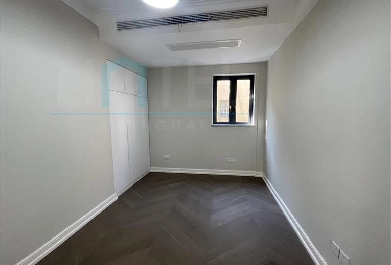 Rm 306 No 1 Lane 622 Huaihai middle Road(7)