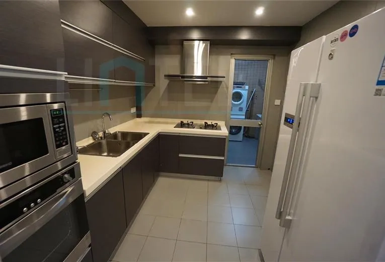 Rm 30B No 2 Palace Court(7)