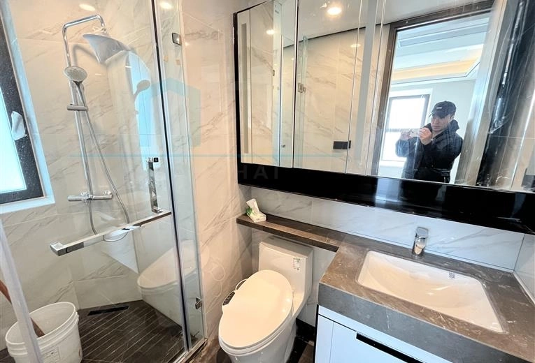 Rm 3102 No 5 Shanghai Bay Phase II(10)