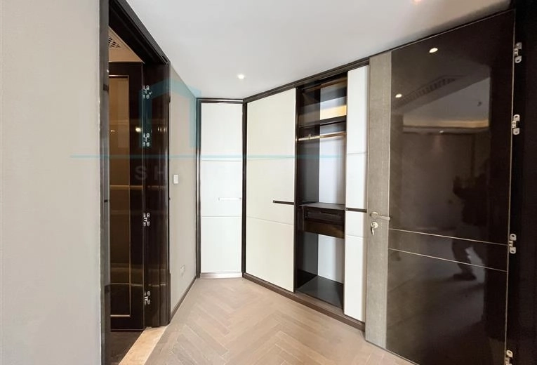 Rm 3201 No 16 Shanghai Bay Phase II(7)