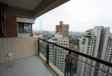 Rm 3202 No D The Courtyards(3)