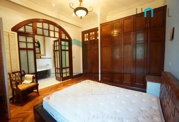 Rm 4 No 185 Chongqing south Road(8)