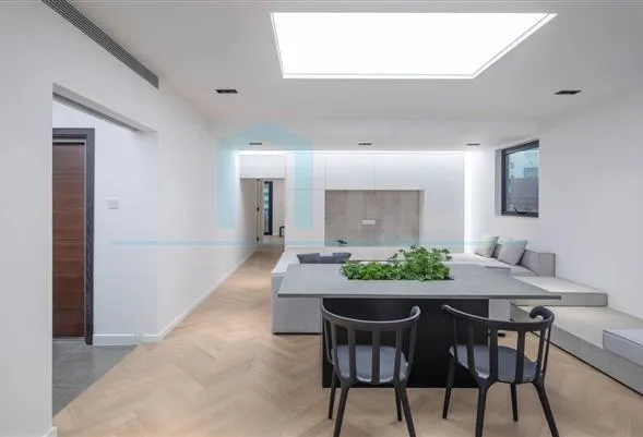 Rm 401 Le Vincent Court(2)