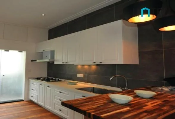 Rm 401 No 108 Lane 1213 Nanjing west Road(5)