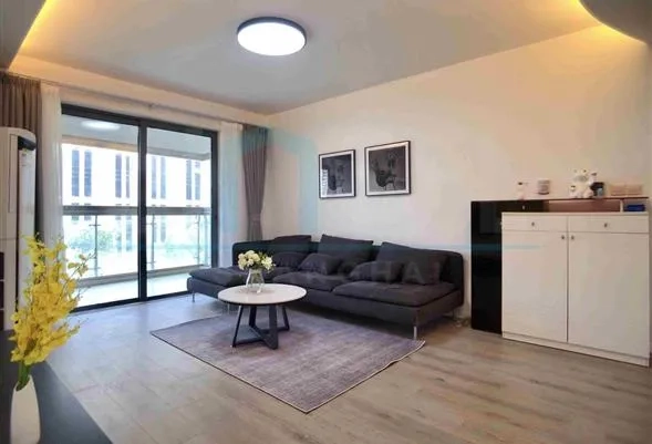 Rm 401 No 3 Phoenix Garden(2)