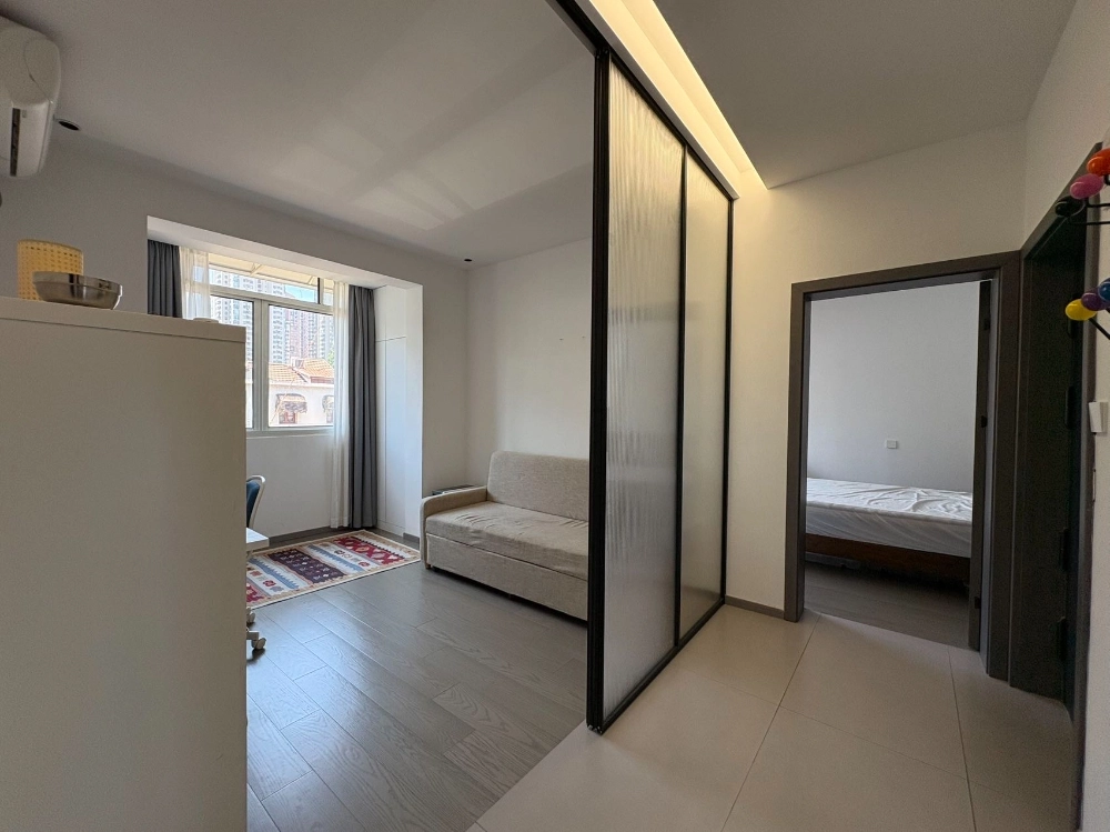 Rm 401 No 82 Lane 608 Yuyuan Road(7)