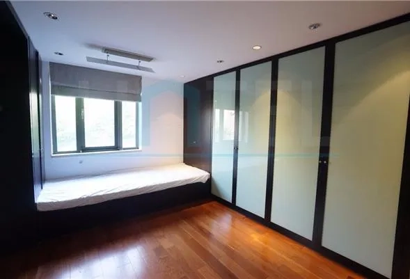 Rm 402 No 10 Lanting Apartment(23)