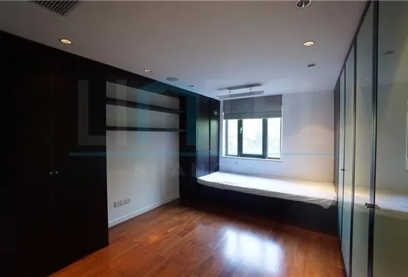 Rm 402 No 10 Lanting Apartment(24)