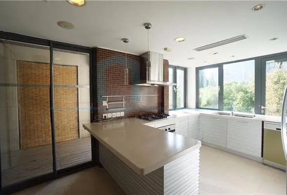 Rm 402 No 10 Lanting Apartment(8)