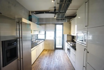 Rm 402 No 12 Lanting Apartment(5)