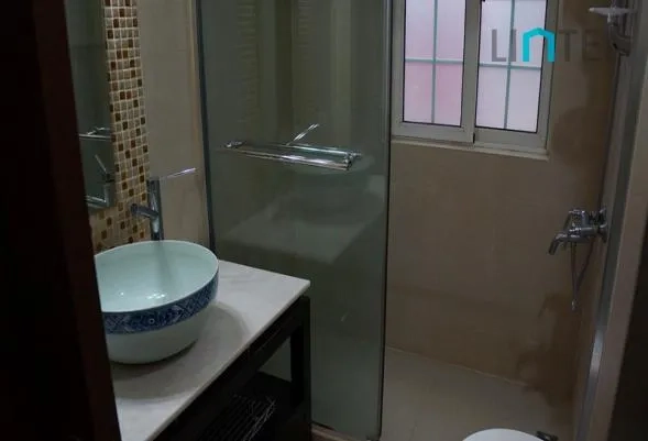 Rm 402 No 7 Lane 465 Xinhua Road(11)