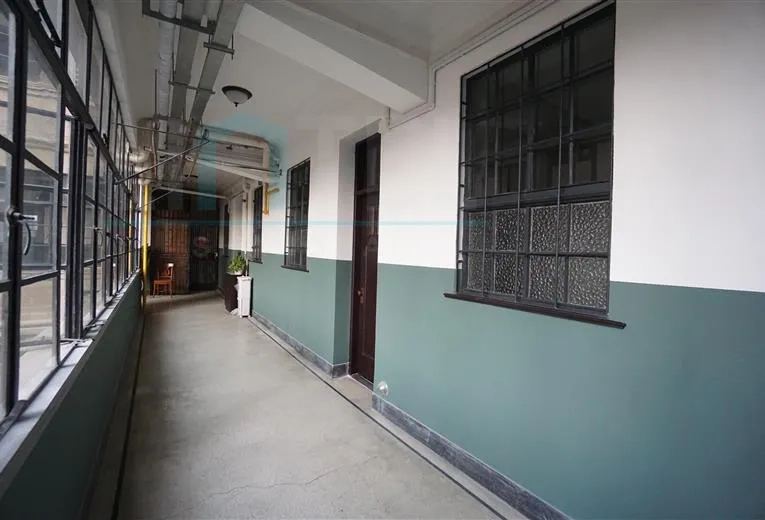 Rm 403 No 1850 Huaihai middle  Road(19)