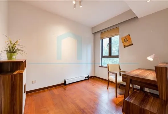 Rm 403 No 385 Huashan Road(12)