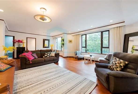 Rm 403 No 385 Huashan Road(2)
