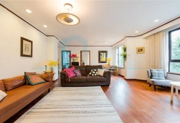 Rm 403 No 385 Huashan Road(3)