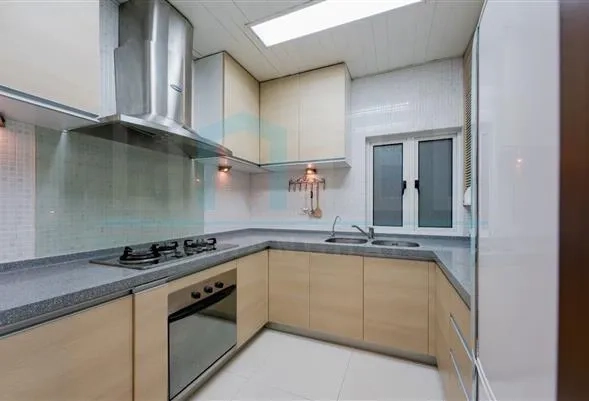 Rm 403 No 385 Huashan Road(6)