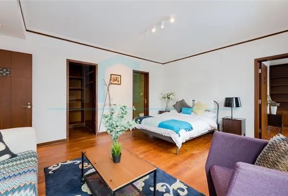 Rm 403 No 385 Huashan Road(9)